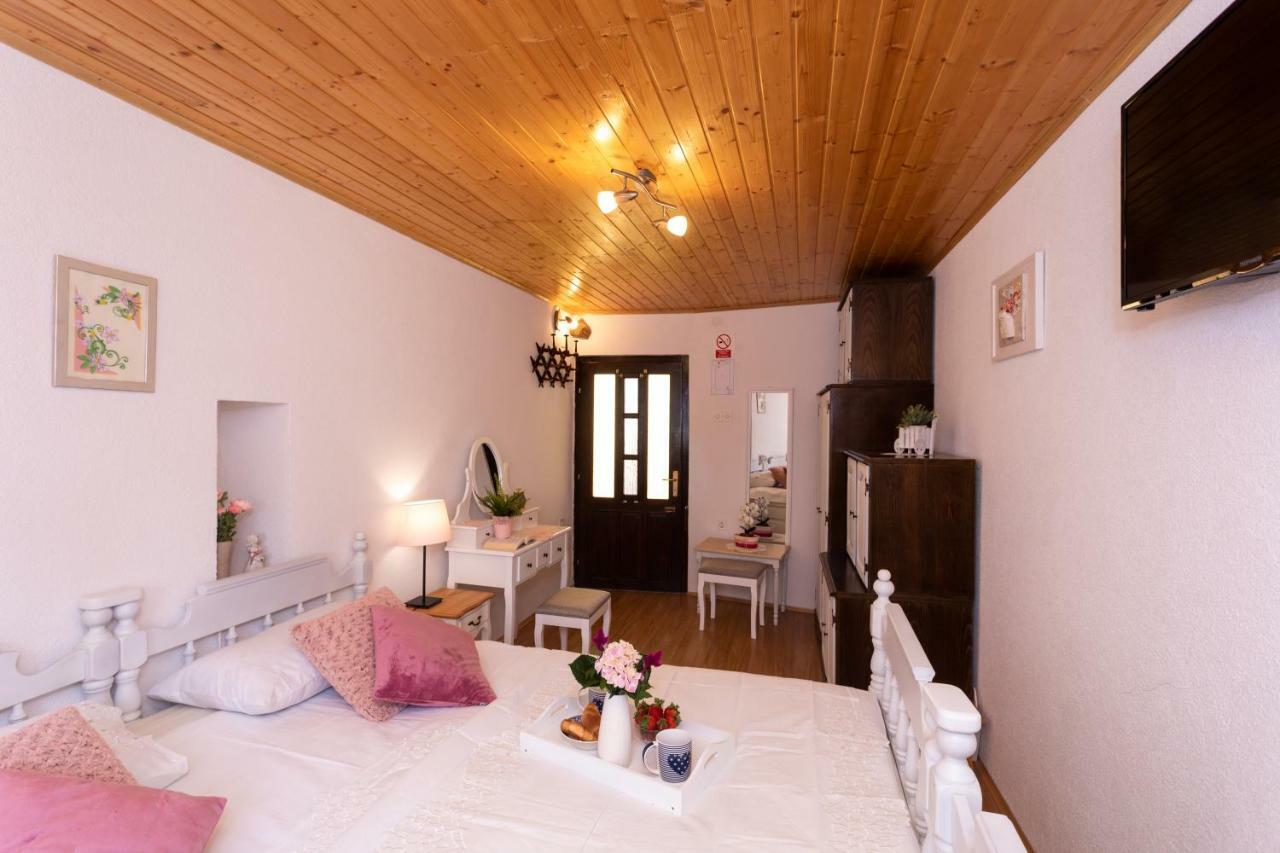 Apartman Verbenia Vrbnik Exteriér fotografie
