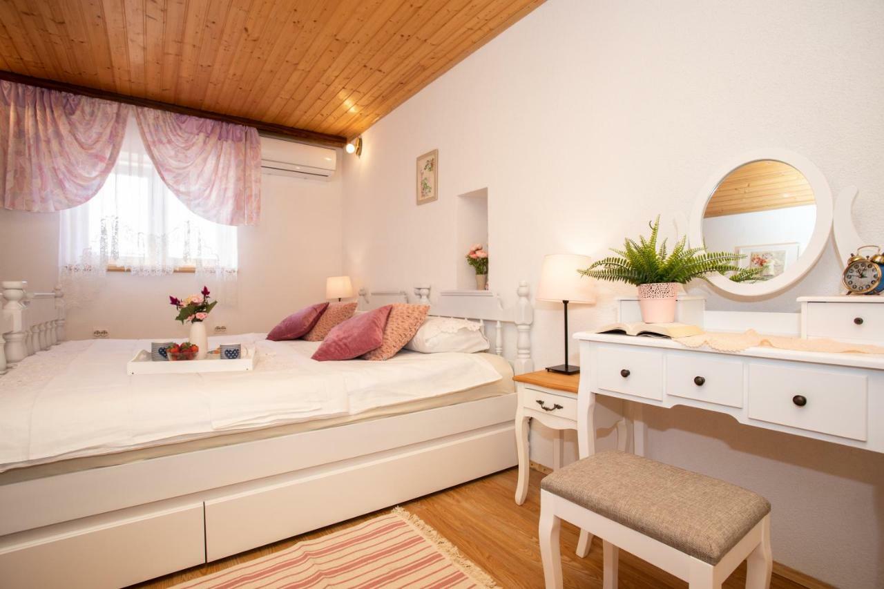 Apartman Verbenia Vrbnik Exteriér fotografie