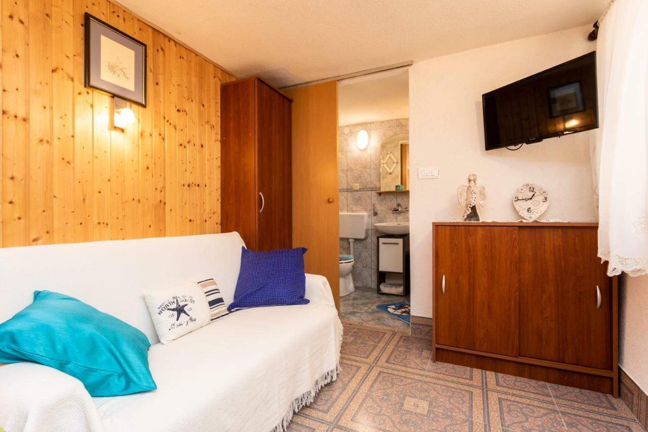 Apartman Verbenia Vrbnik Exteriér fotografie